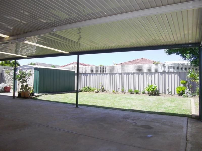 20 Cambridge Place, Clovelly Park SA 5042