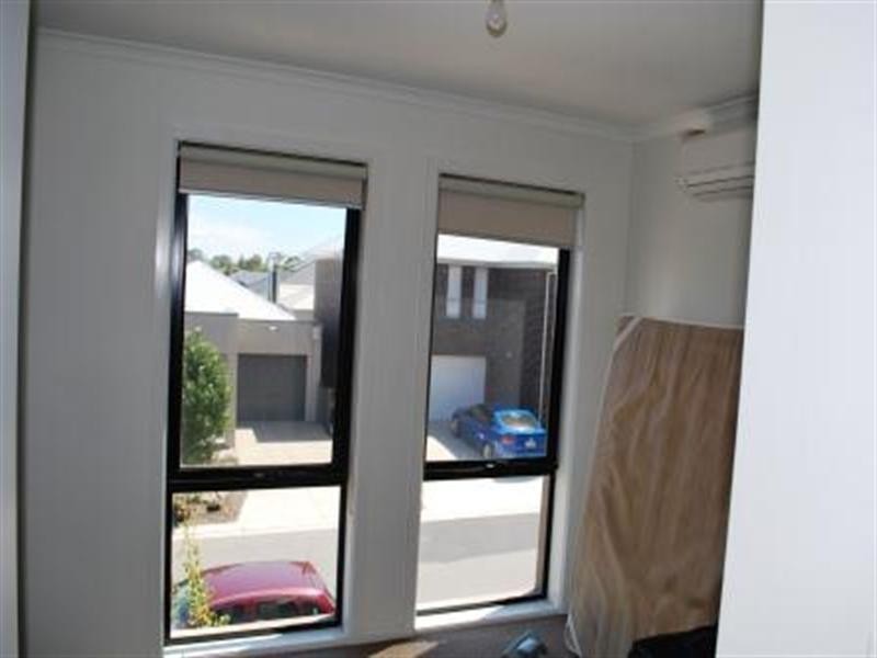 5 Franklin Avenue, Mawson Lakes SA 5095