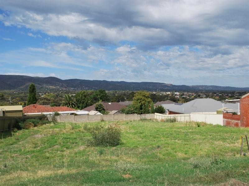5 Landseer Crescent, Dernancourt SA 5075