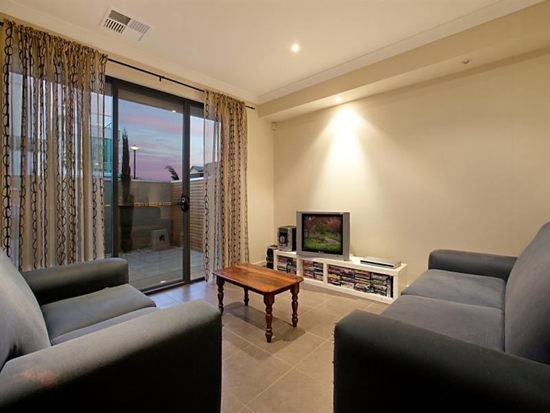 12 Hull Street, Brompton SA 5007