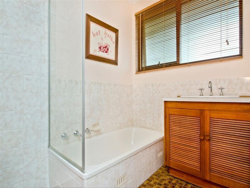 10 McDiarmid Avenue, Pasadena SA 5042