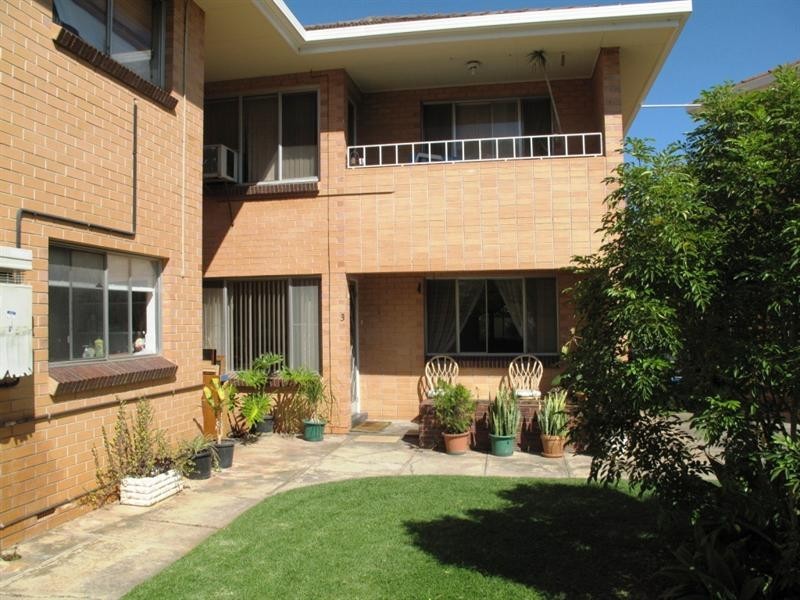 3/8 Overbury Drive, Clarence Park SA 5034