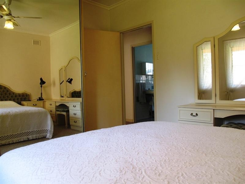 3/8 Overbury Drive, Clarence Park SA 5034