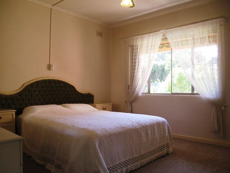 3/8 Overbury Drive, Clarence Park SA 5034