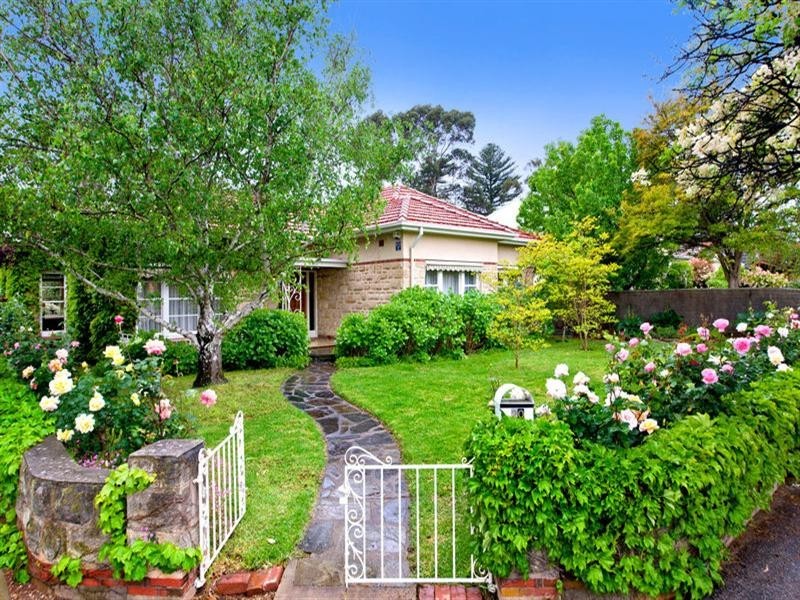 20 The Grove, Lower Mitcham SA 5062