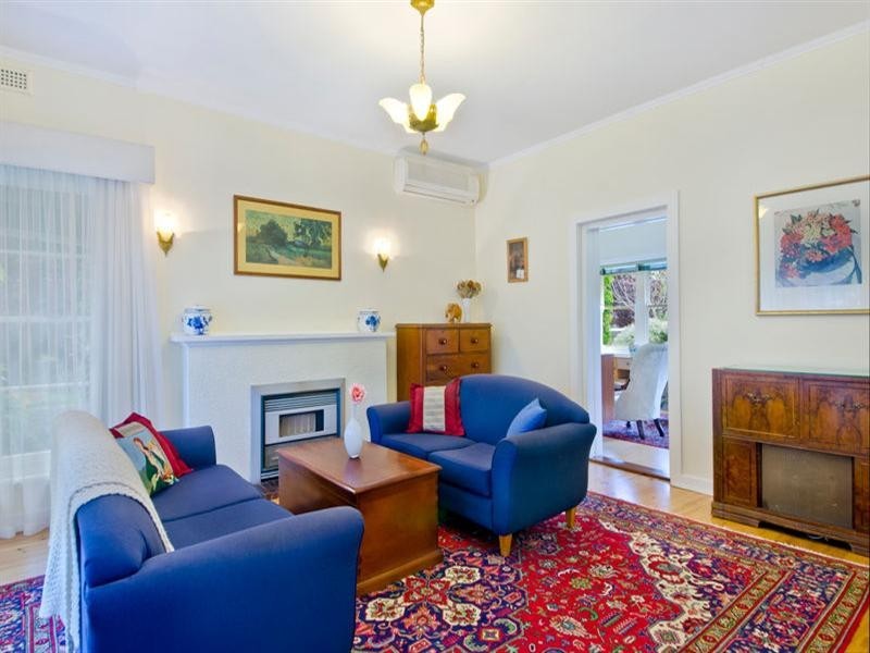 20 The Grove, Lower Mitcham SA 5062