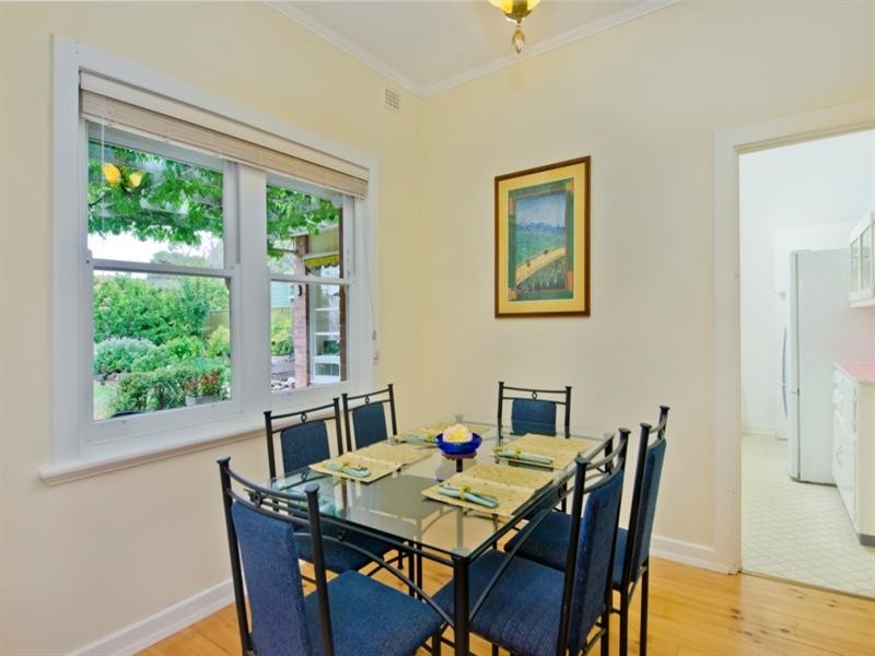 20 The Grove, Lower Mitcham SA 5062