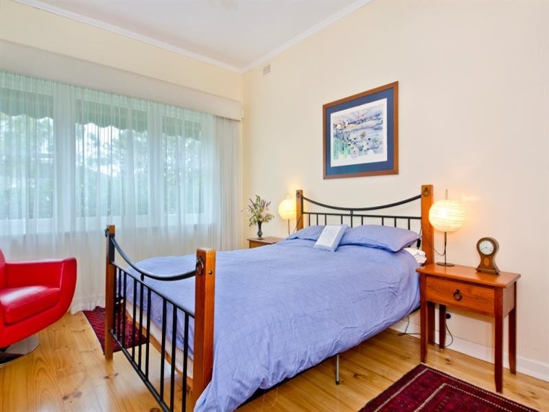 20 The Grove, Lower Mitcham SA 5062