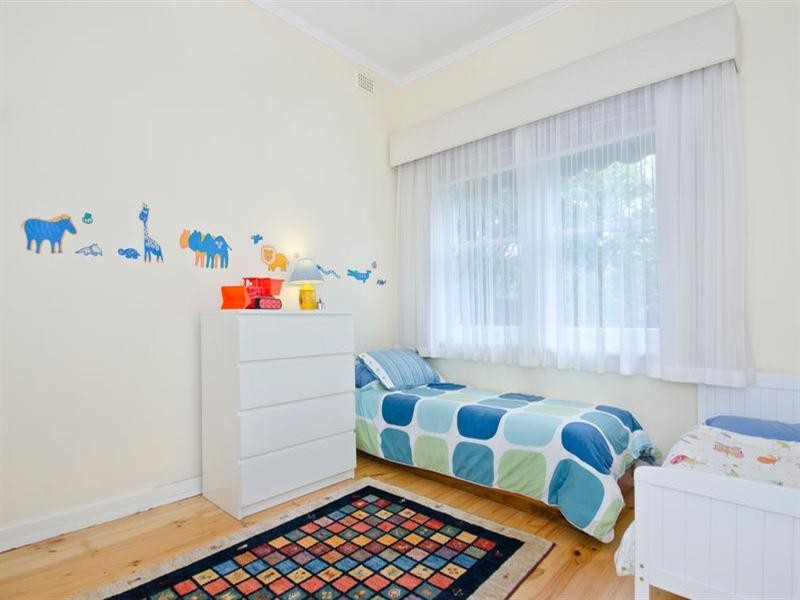 20 The Grove, Lower Mitcham SA 5062