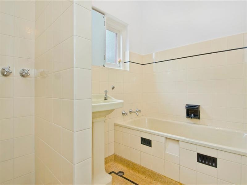 20 The Grove, Lower Mitcham SA 5062