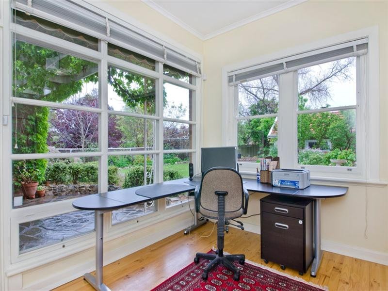 20 The Grove, Lower Mitcham SA 5062