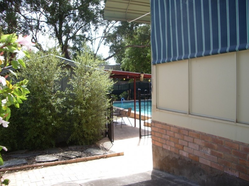 8 Dunkirk Avenue, Clapham SA 5062