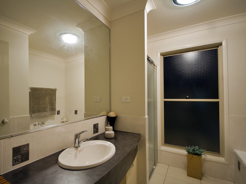 17 Rivervista Street, Riverhills QLD 4074