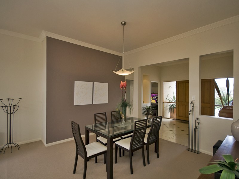 17 Rivervista Street, Riverhills QLD 4074