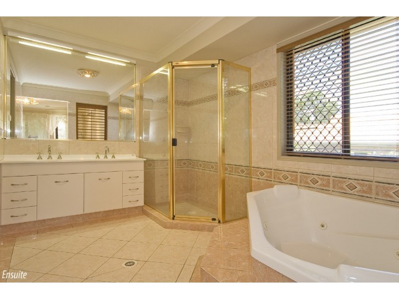 1 Brooklands Circuit, Forest Lake QLD 4078