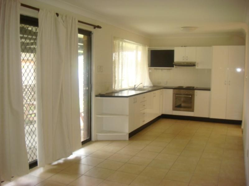 10 Brizzle Court, Goodna QLD 4300