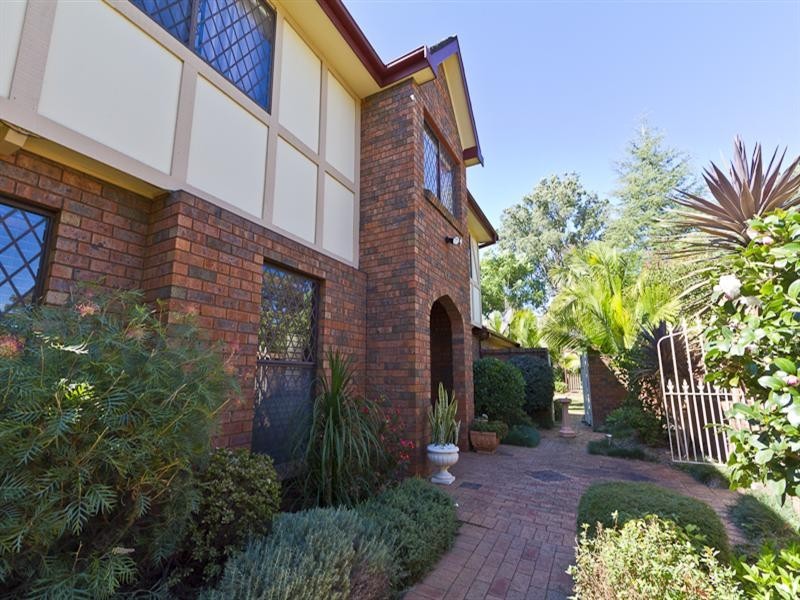 62 Middleton Avenue, Castle Hill NSW 2154