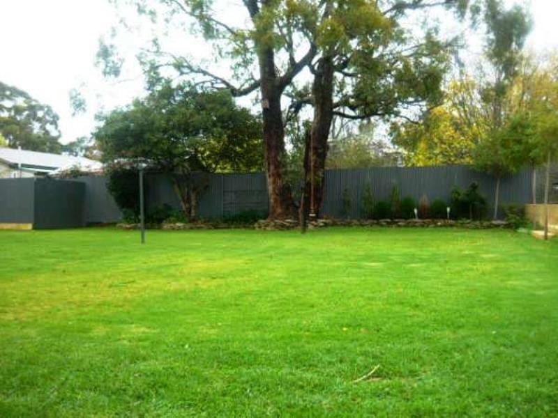 10 Emmett Road, Crafers West SA 5152