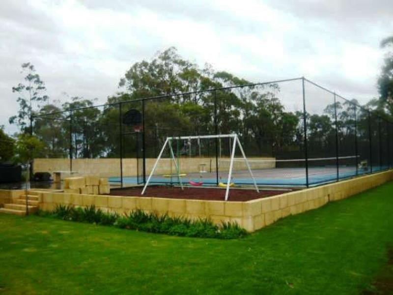 10 Emmett Road, Crafers West SA 5152