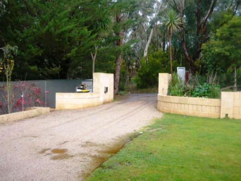 10 Emmett Road, Crafers West SA 5152