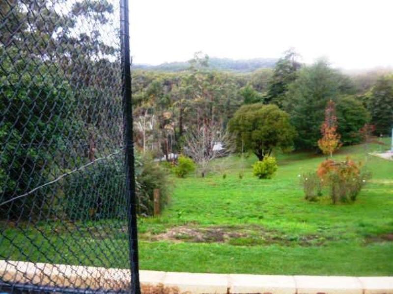 10 Emmett Road, Crafers West SA 5152
