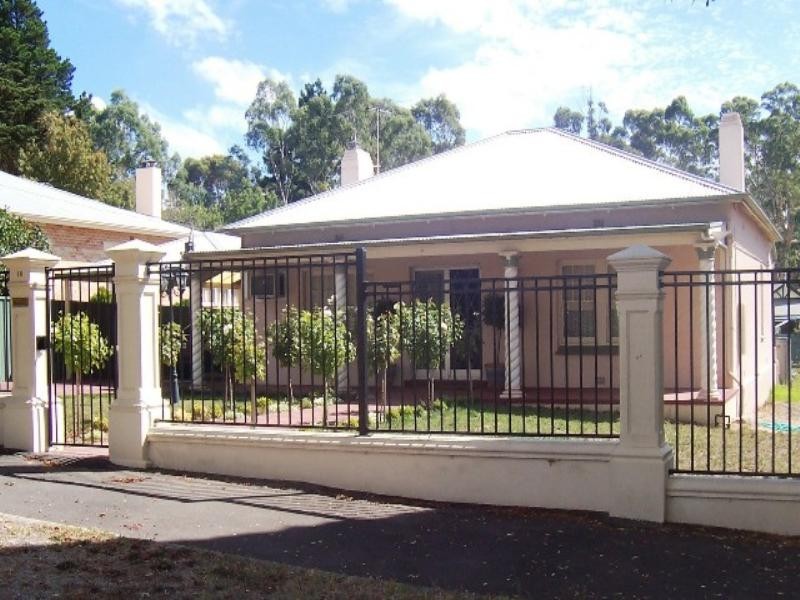 18 Pine Avenue, Hahndorf SA 5245