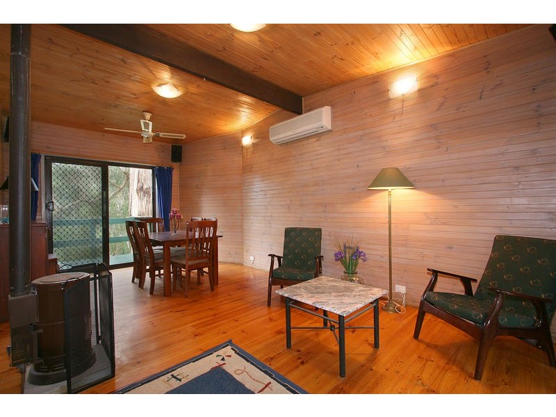 6 Runnymede Road, Belgrave VIC 3160