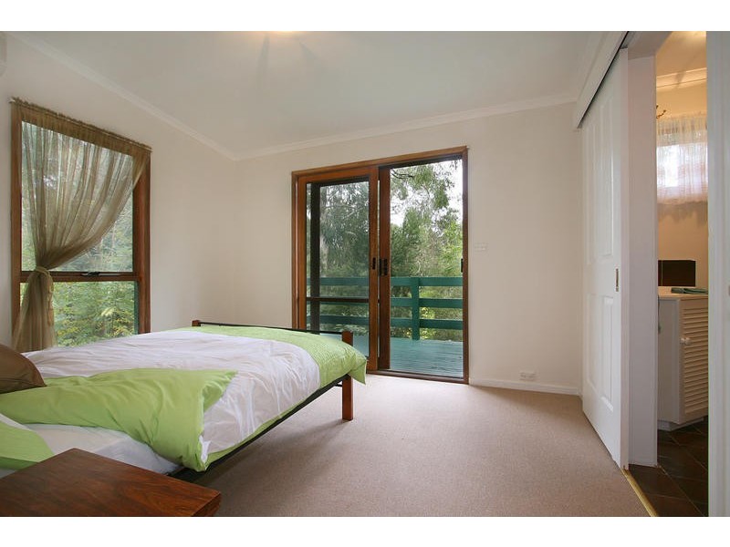 6 Runnymede Road, Belgrave VIC 3160