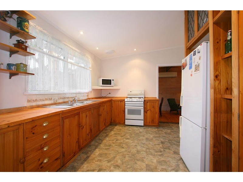 6 Runnymede Road, Belgrave VIC 3160