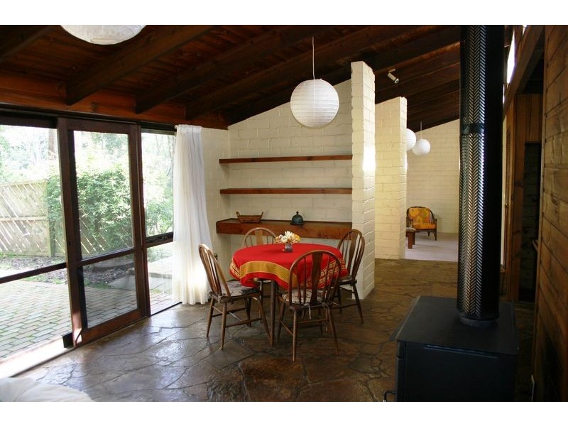 4 McNamara Road, Avonsleigh VIC 3782