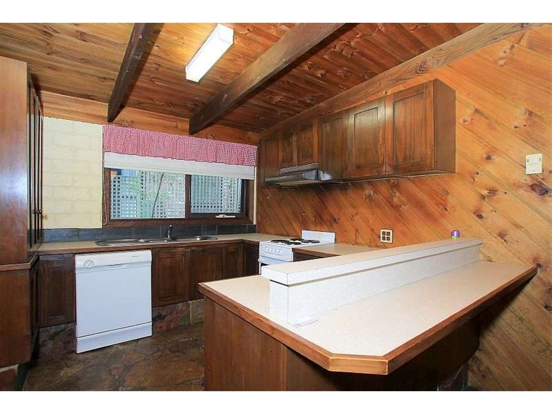 4 McNamara Road, Avonsleigh VIC 3782