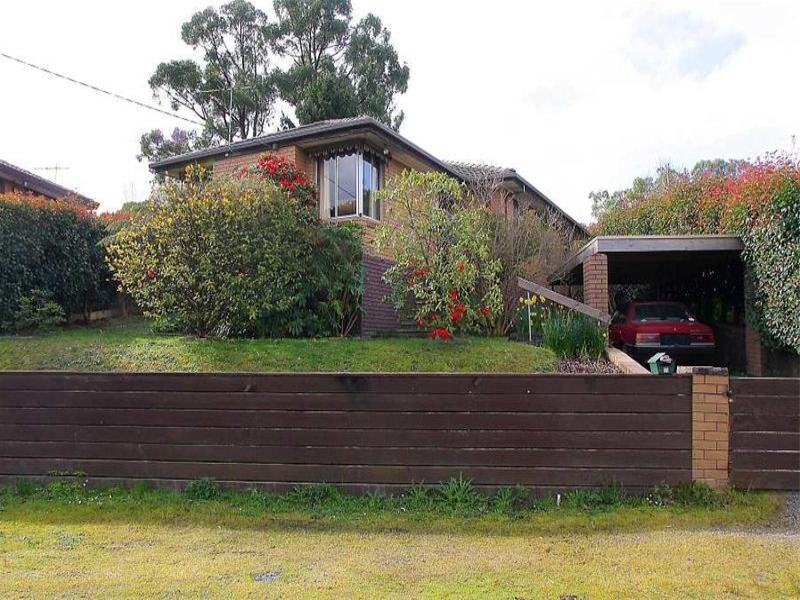 15 Burns Way, Monbulk VIC 3793