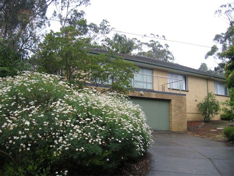 12 Runnymede Road, Belgrave VIC 3160
