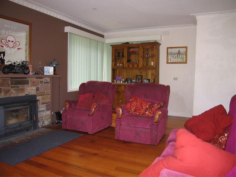 12 Runnymede Road, Belgrave VIC 3160