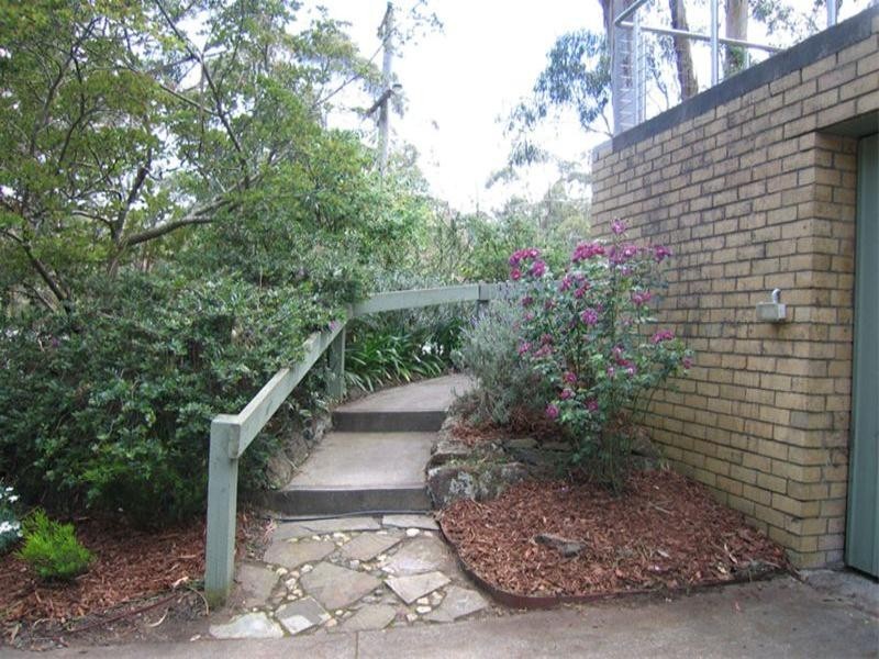 12 Runnymede Road, Belgrave VIC 3160
