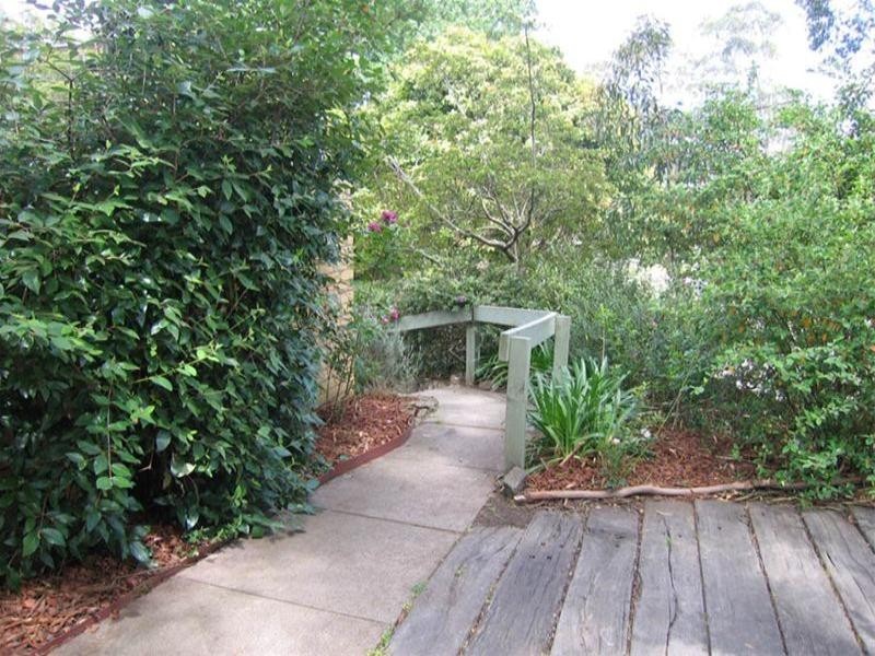 12 Runnymede Road, Belgrave VIC 3160
