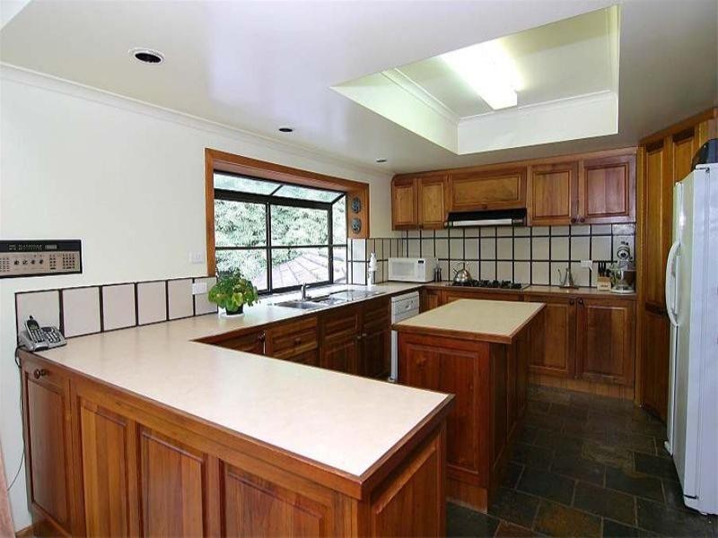 8 Eileen Avenue, Kalorama VIC 3766