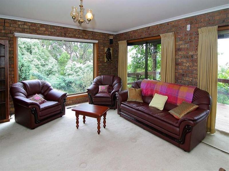 8 Eileen Avenue, Kalorama VIC 3766