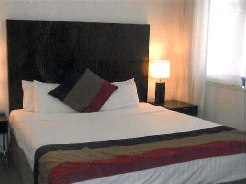 Unit 401/250 Elizabeth Street, Melbourne VIC 3000