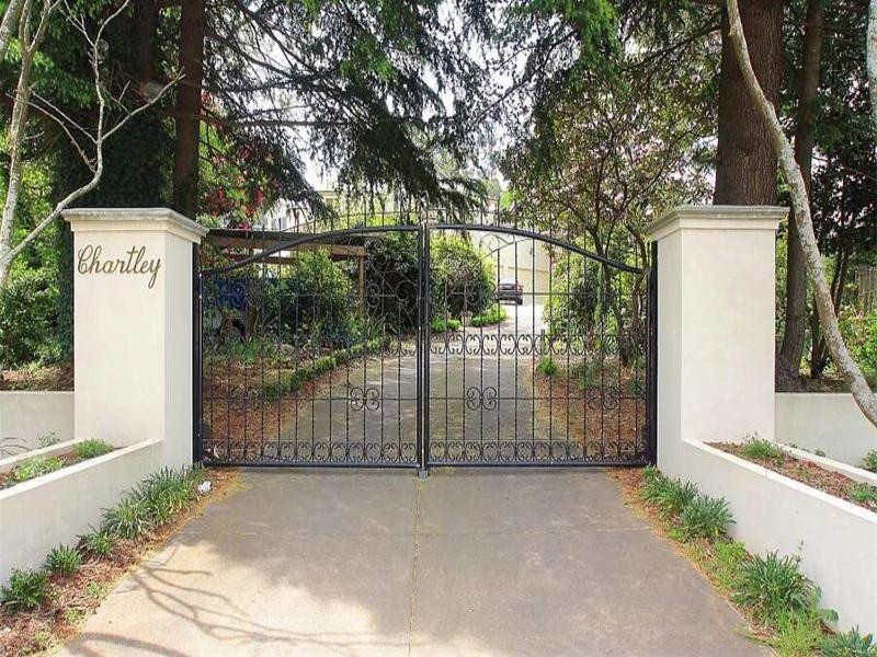 10 One Tree Hill Road, Ferny Creek VIC 3786