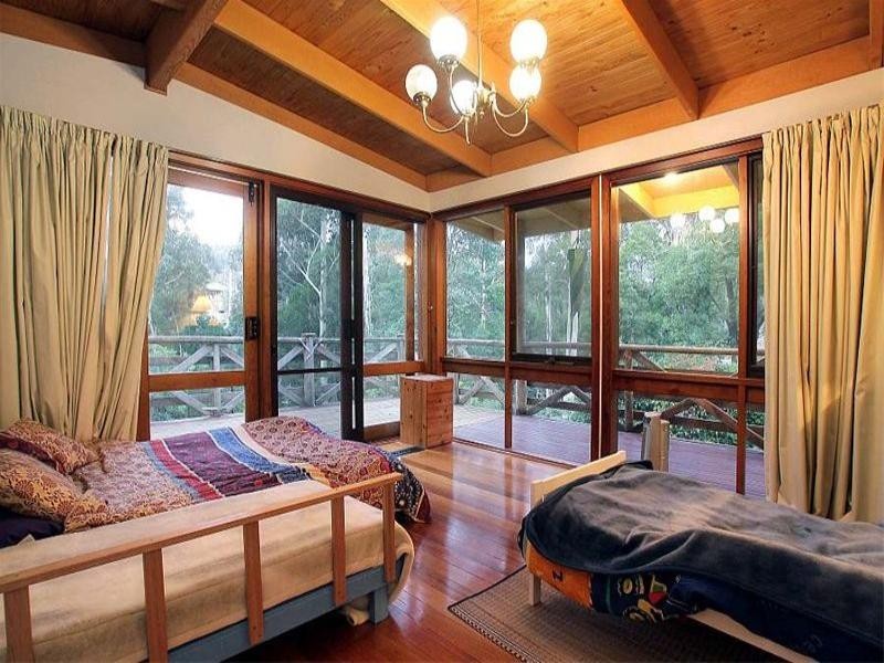 33 Glen Road, Belgrave Heights VIC 3160