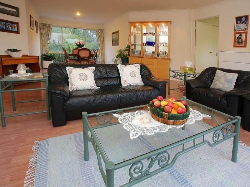 1 Meadow View Lane, Emerald VIC 3782