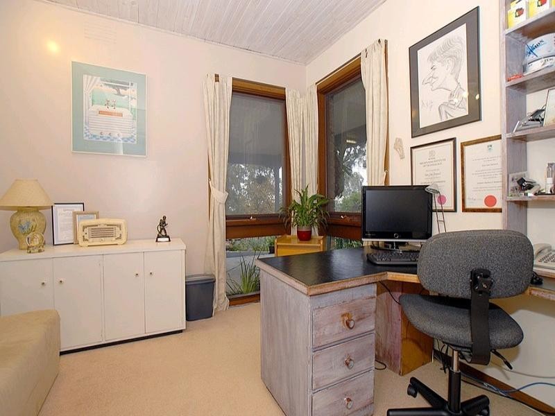 7 St Leonards Road, Selby VIC 3159