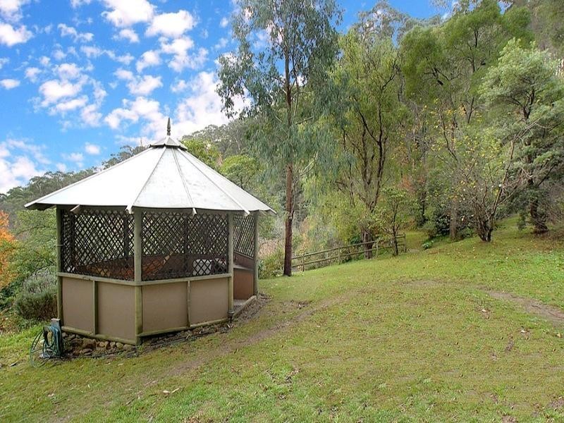 7 St Leonards Road, Selby VIC 3159
