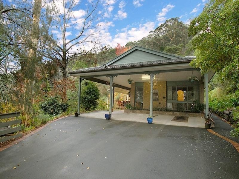 7 St Leonards Road, Selby VIC 3159