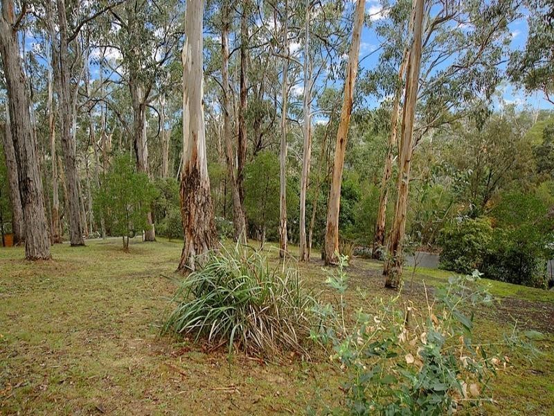 7 St Leonards Road, Selby VIC 3159