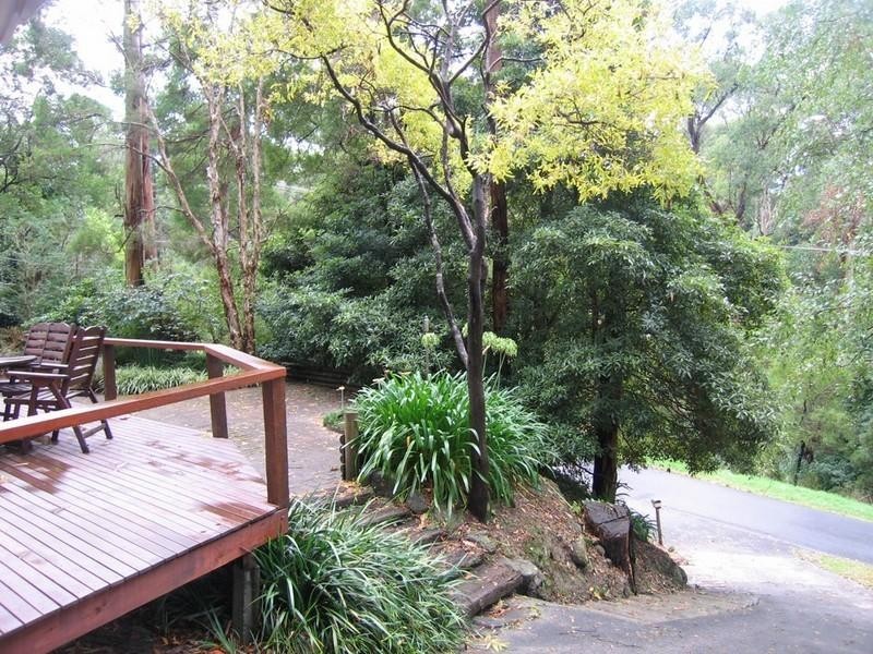 18 Hazelvale Road, Tecoma VIC 3160