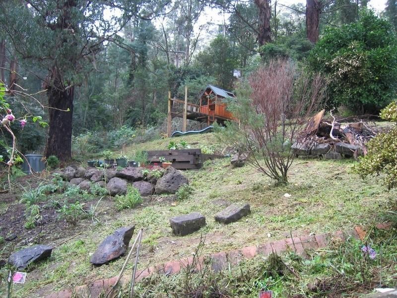 11 Glen-harrow Heights Road, Belgrave VIC 3160