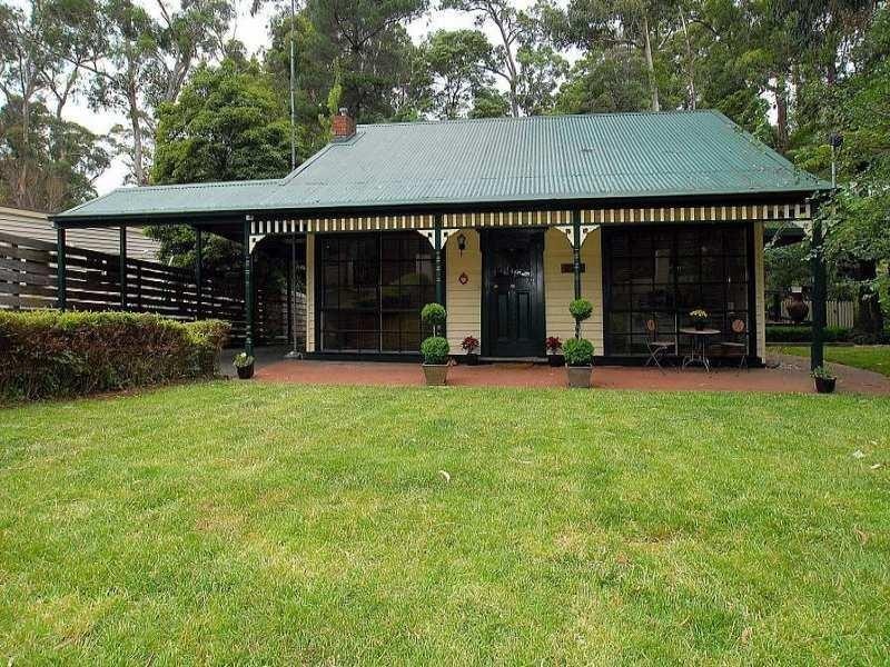 28 Hazel Grove, Tecoma VIC 3160