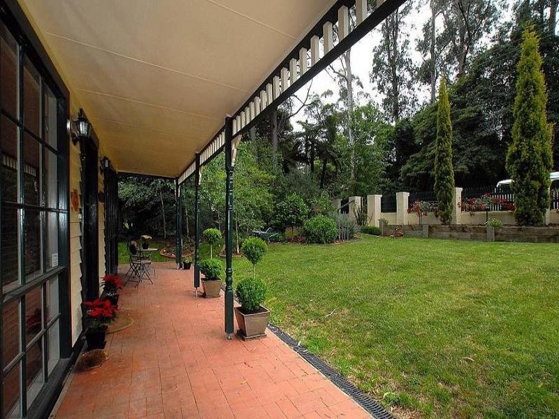 28 Hazel Grove, Tecoma VIC 3160